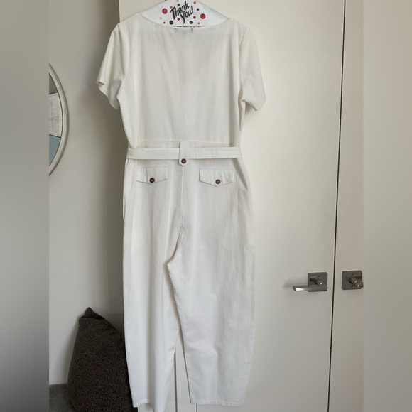 Elegant Cream Belted  Wide Leg Cropped Jumpsuit with Button Detail - Picture 5 of 11